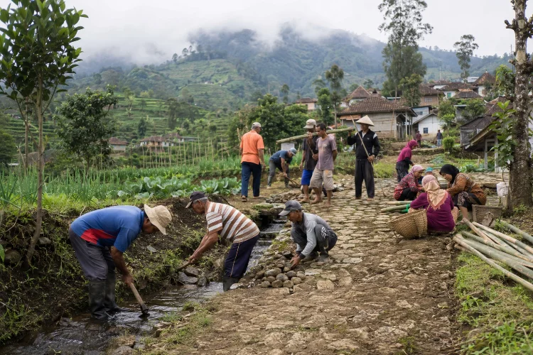 Tradisi Gotong Royong Warga Gondang yang Tetap Hidup